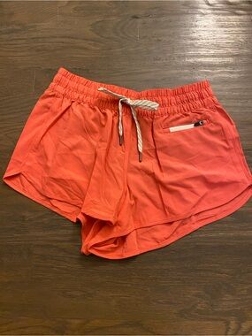 Vuori women shorts Clementine 2.0 Short 2.5”  size XS